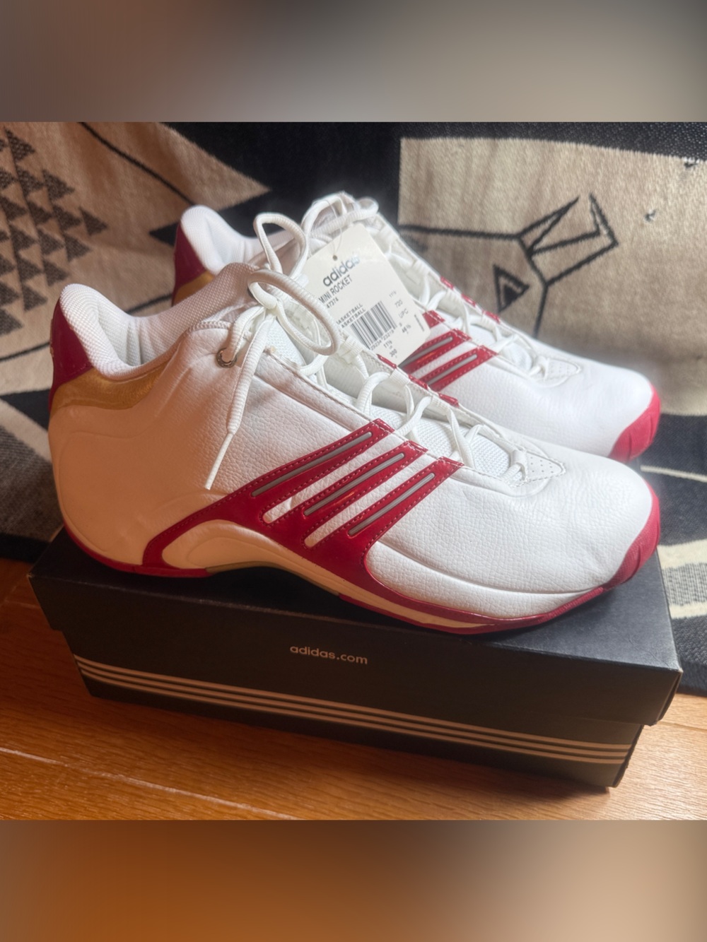 Adidas Vintage Men’s White and Red High-Top Basketball Sneakers size 12